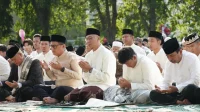 Ketua DPRD Lampung Ahmad Giri Sholat Idul Adha Berjamaah