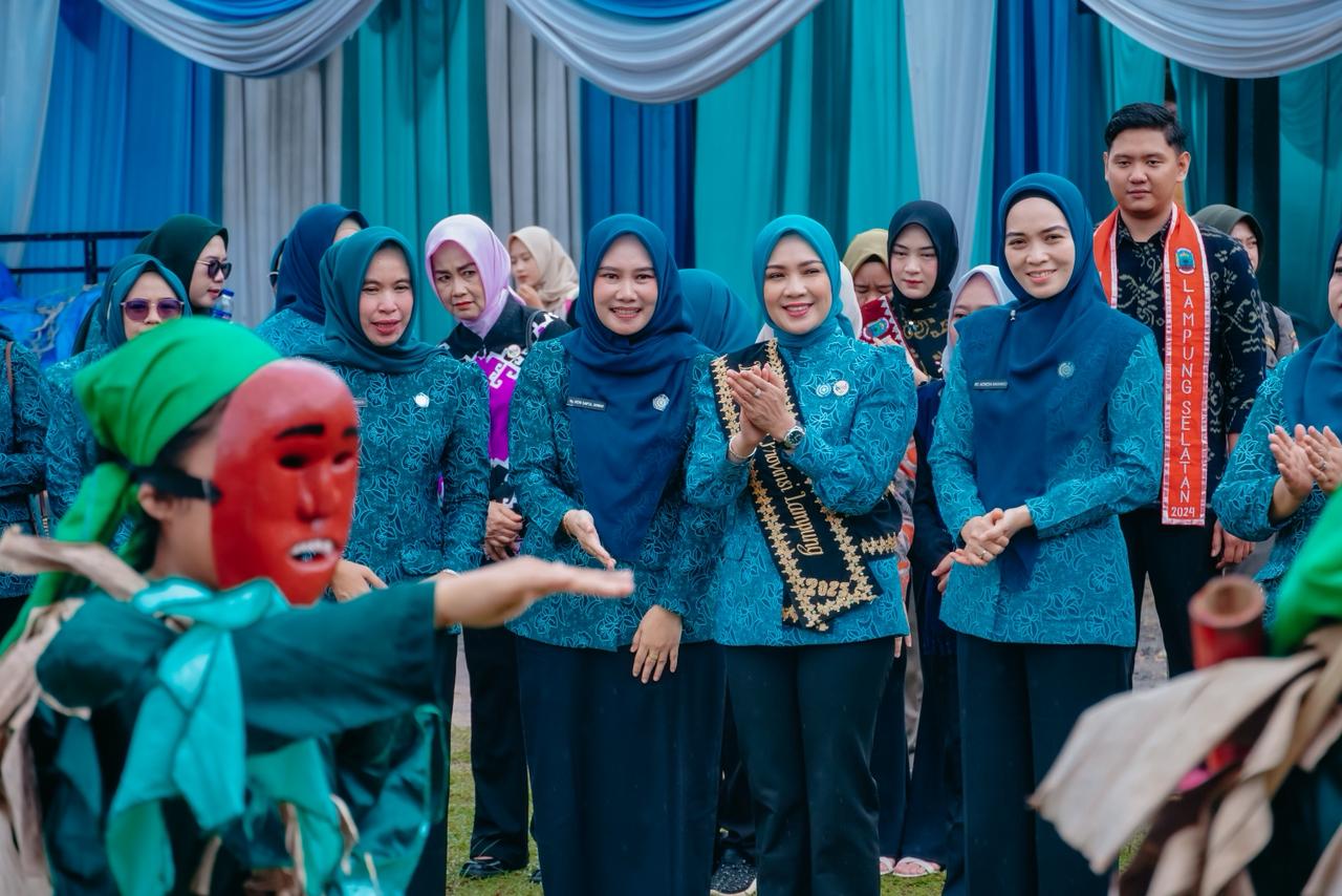 Ketua TP-PKK Lampung Canangkan Pekon Rejomulyo Sebagai Desa TAPIS Wujudkan Keluarga Sejahtera Menuju Lampung Maju Indonesia Emas