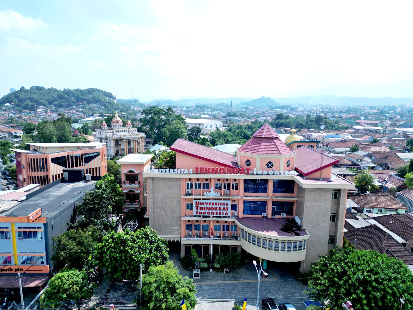 Universitas Teknokrat Indonesia Masuk Daftar Top Kampus Swasta ASEAN Versi AppliedHE 2026