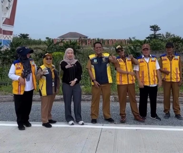 Anggota DPRD Lampung Lesty Putri Utami Tinjau Ruas Jalan Korpri-Purwotani