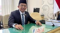 UMP Naik, Tapi Siapa Menanggung Risikonya?