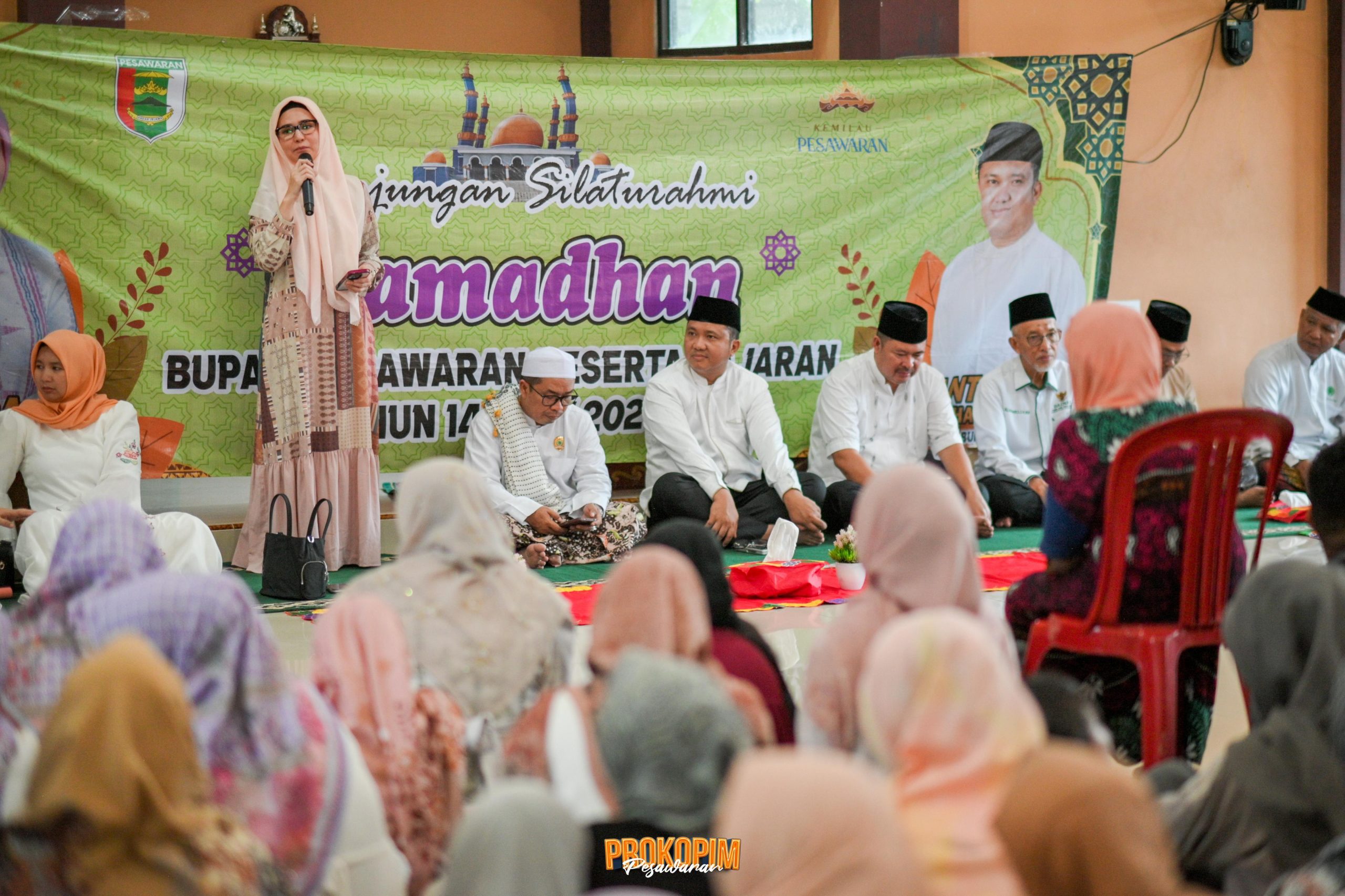 Pengajian Akbar Al-Hidayah Pesawaran Berbagi Bersama Anak Yatim dan Dhuafa di Bulan Suci