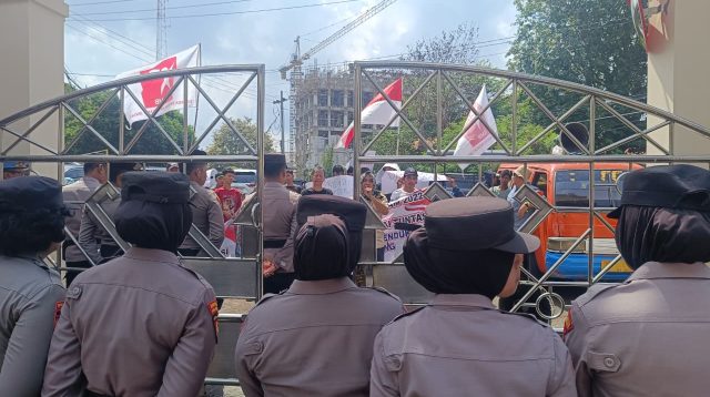 PN Tanjungkarang Kembali Didemo, LSMB Ungkap Dugaan Pemalsuan Tanda Tangan di Kasus SPAM Pesawaran