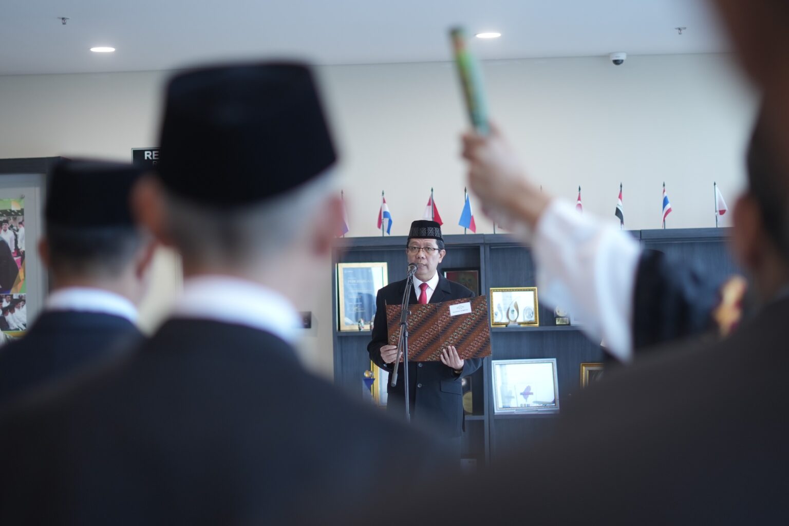 Pelantikan Pejabat UIN Raden Intan Lampung 2026–2030, Rektor Tekankan Peningkatan Prestasi