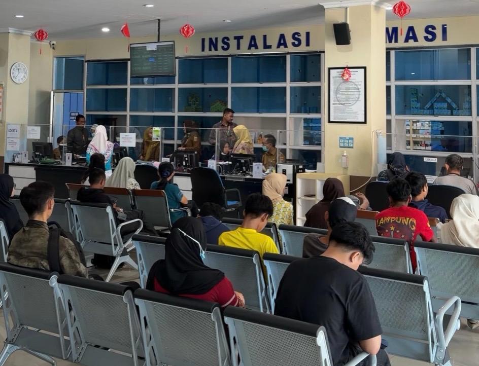 Tingkatkan Mutu dan Keselamatan Pasien, RSUDAM Optimalkan Layanan di 10 Depo Farmasi