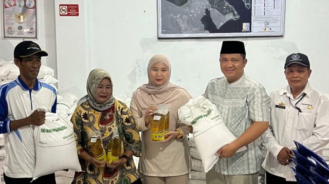 Wabup Pesawaran Antonius Salurkan Bantuan Pangan untuk 671 KPM di Sukajaya Lempasing