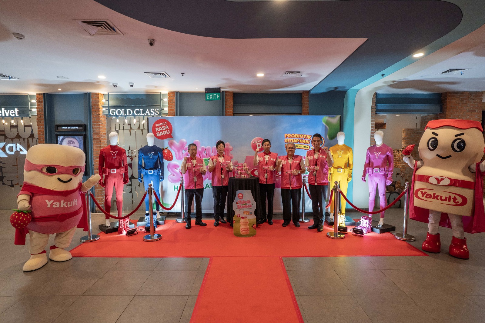 Yakult Luncurkan Varian Stroberi, Lengkapi Pilihan Probiotik untuk Kesehatan Pencernaan