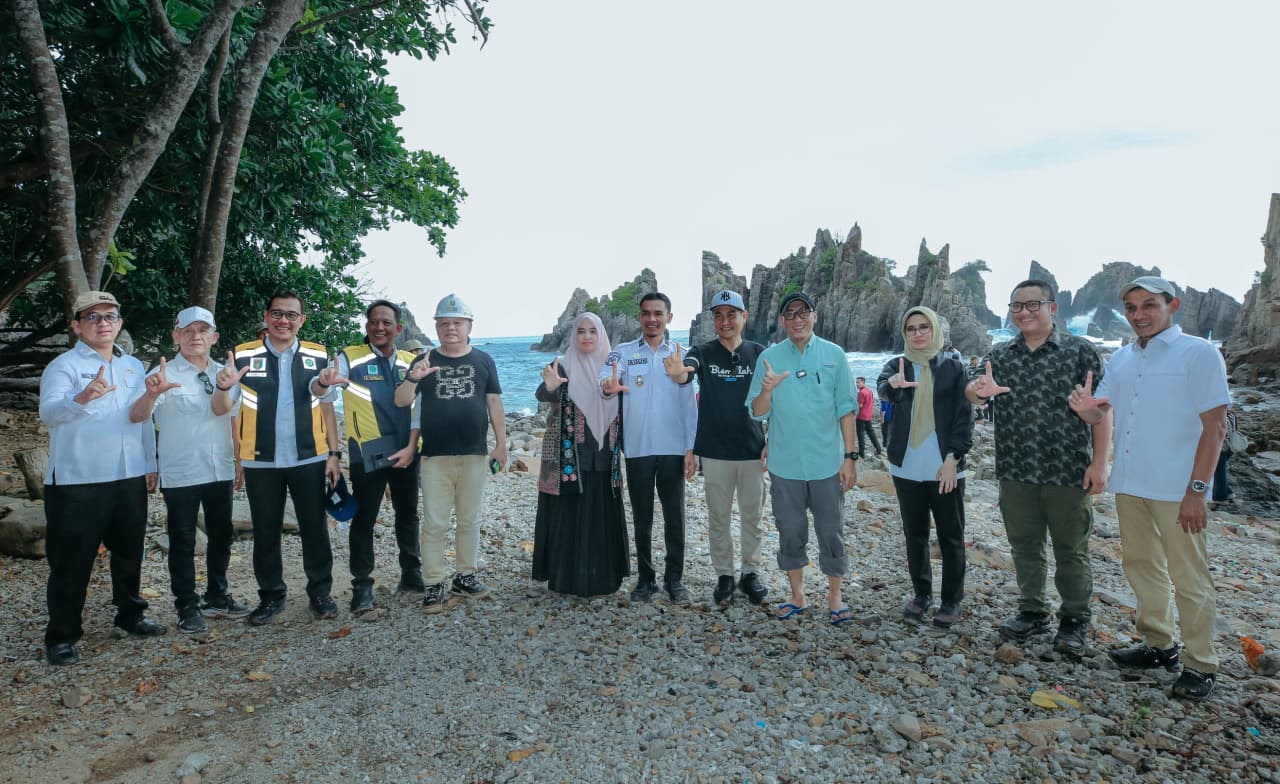 Gubernur Rahmat Mirzani Djausal dan Wagub Jihan Nurlela Optimalkan Pembangunan Jalan Simpang Teluk Kiluan–Simpang Umbar