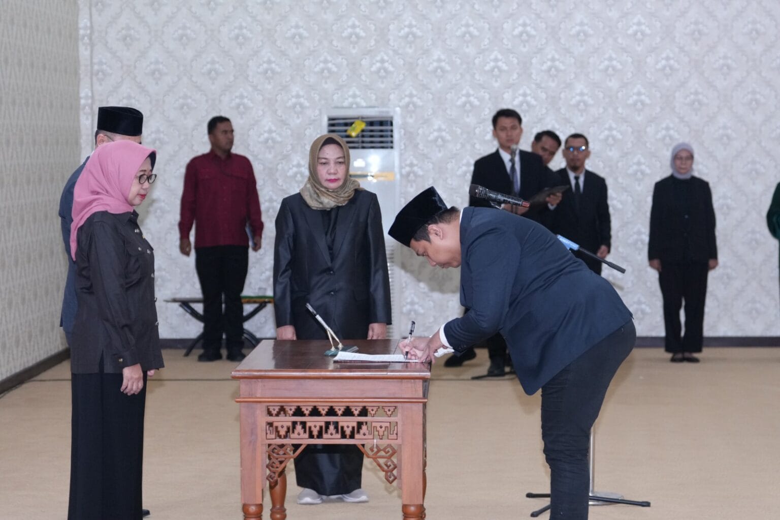 Rektor Unila Lantik dan Ambil Sumpah Jabatan Fungsional