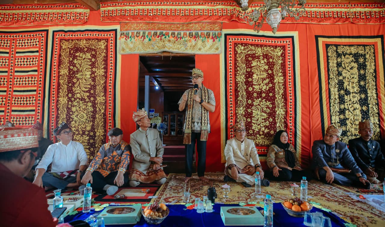 Mirza Tinjau Desa Wisata Budaya Marga Teluk, Dorong Pelestarian Budaya dan Penguatan Karakter Generasi Muda