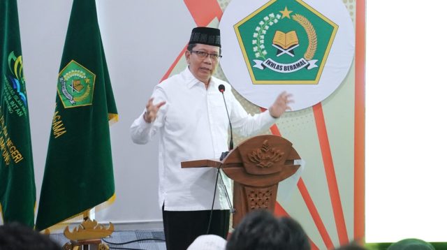 Pembekalan Mahasiswa KKN Transformatif 2026, Rektor: Belajarlah dari Masyarakat