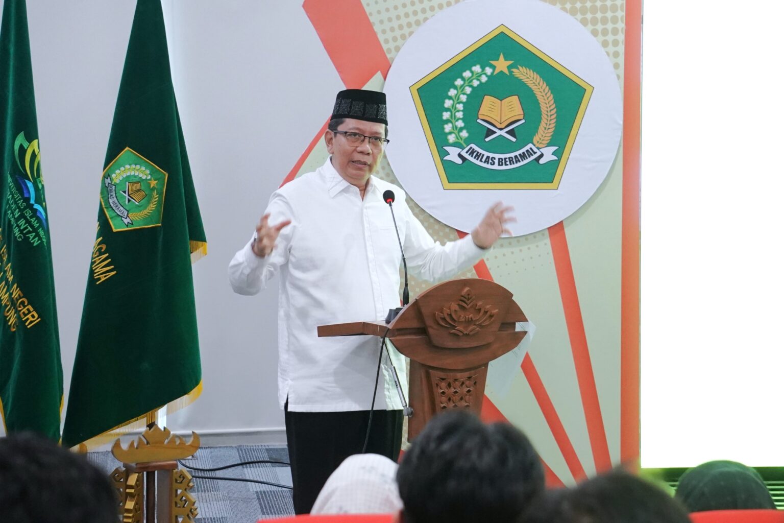 Pembekalan Mahasiswa KKN Transformatif 2026, Rektor: Belajarlah dari Masyarakat