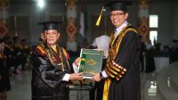 Asisten I Pemprov Lampung Raih Disertasi Terbaik Wisuda Periode I UIN RIL 2026