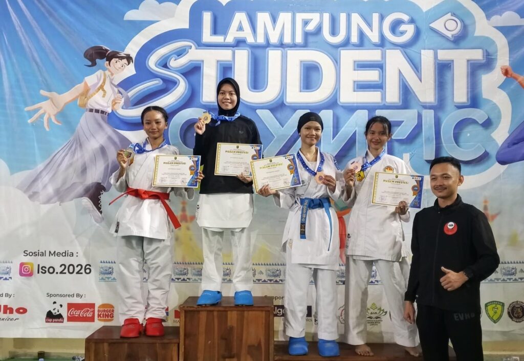 Atlet UKM Karate Unila Raih Medali Perunggu pada Lampung Student Olympic