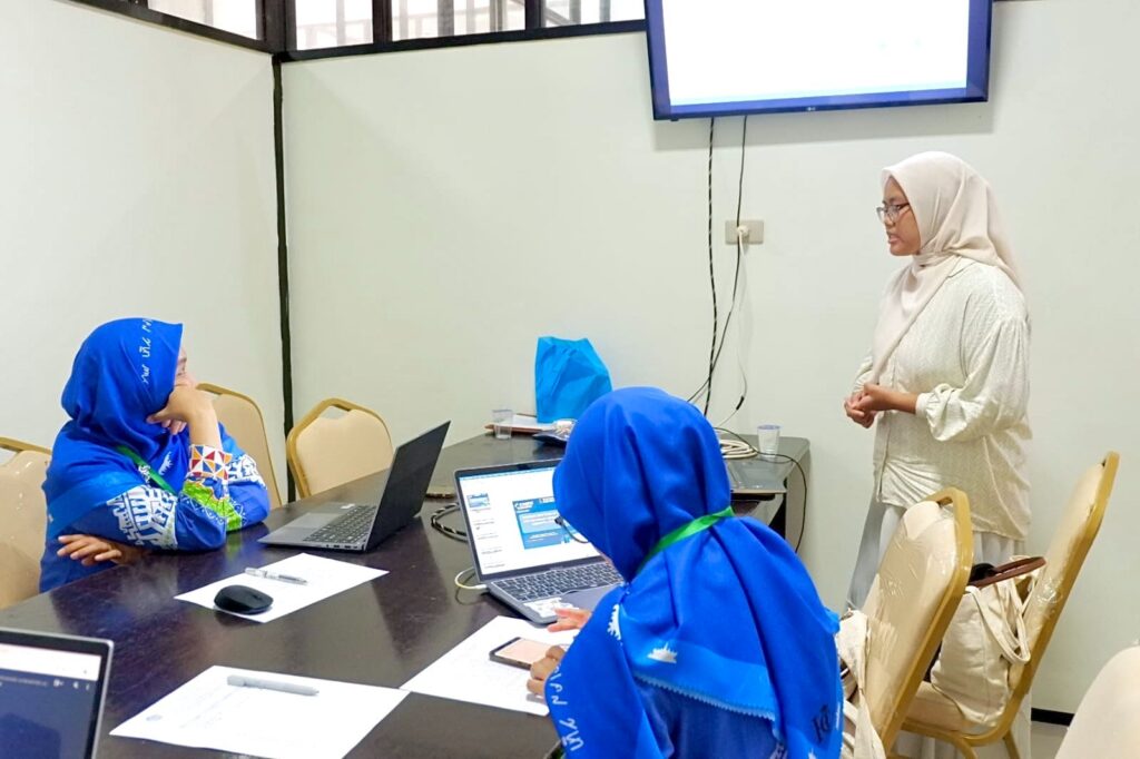 Tim Geluminous PKM-RE FK Ikuti 4th ICOMESH 2026 Presentasikan Biomaterial Kolagen-Propolis